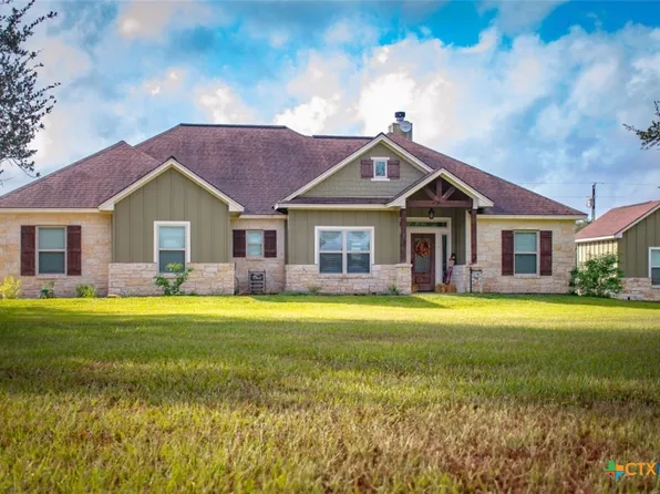 225 Battle Dr, Fannin, TX 77960