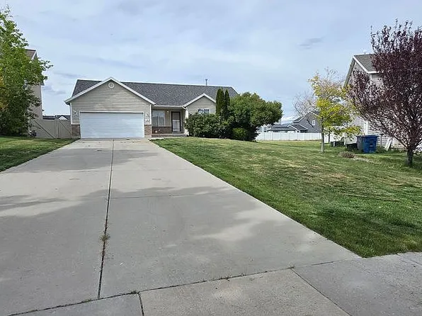 218 W Jonathan Pl, Saratoga Springs, UT 84045