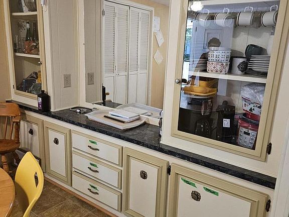 5th image of 32589 Flagstaff Ave