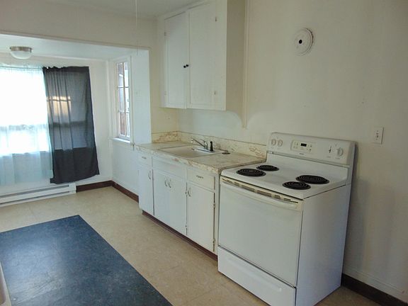4th image of 1736 Summit Dr