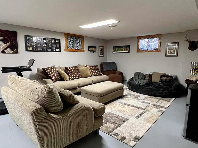 916 W Howard St — Photo 12