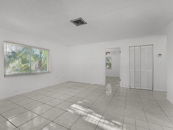 5th image of 221 Herada St