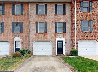 8 Rutherford Pl, Harpers Ferry, WV 25425