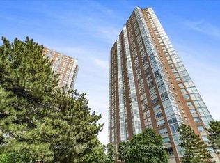 5 Concorde Pl #210, Toronto, ON M3C 3M8