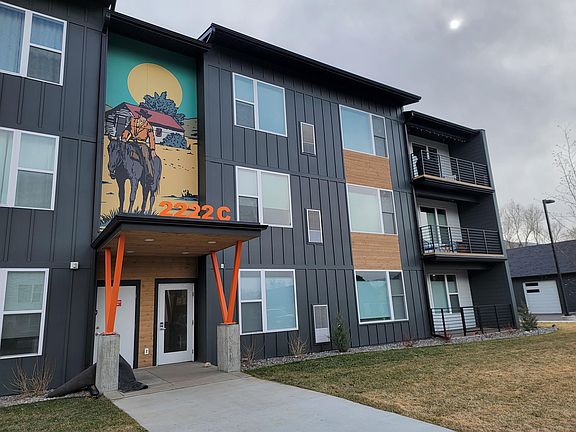 2nd image of 2222C Willow Dr Unit 53