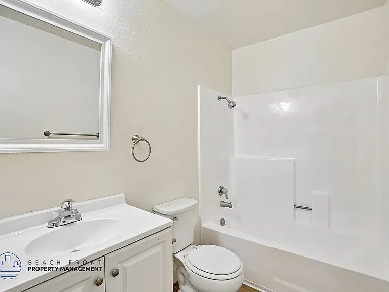 Grand View Tower Apartments — Photo 17