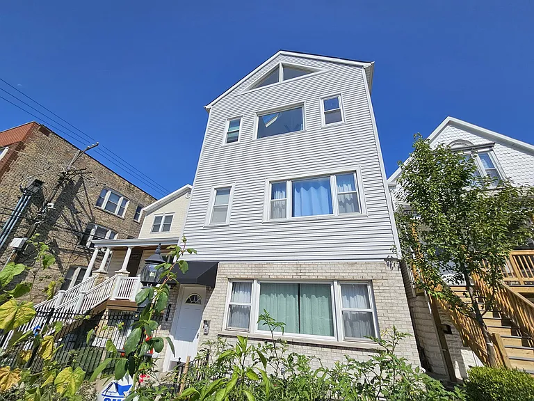 1140 W Barry Ave #1 — Photo 1