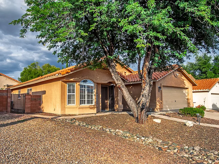 685 W Placita Vega Vis — Photo 55