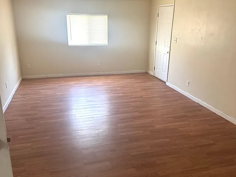 2816 Ashby St — Photo 9
