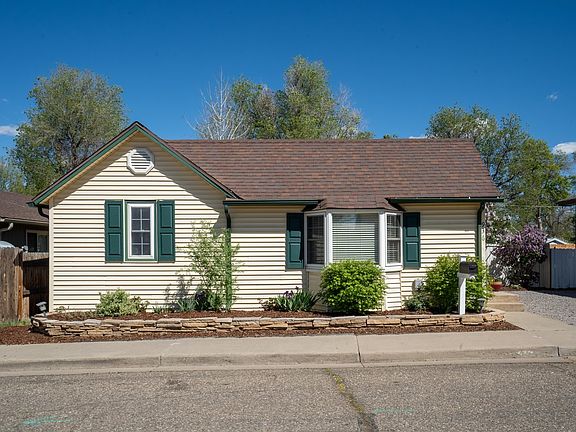 2nd image of 936 6th St