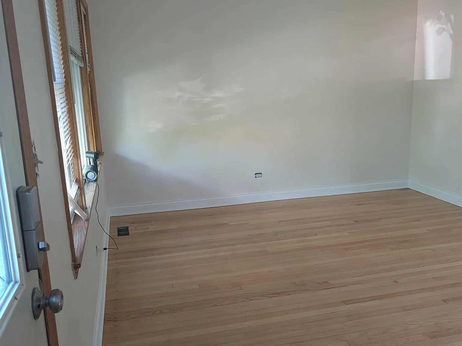 2100 N Lorel Ave — Photo 2