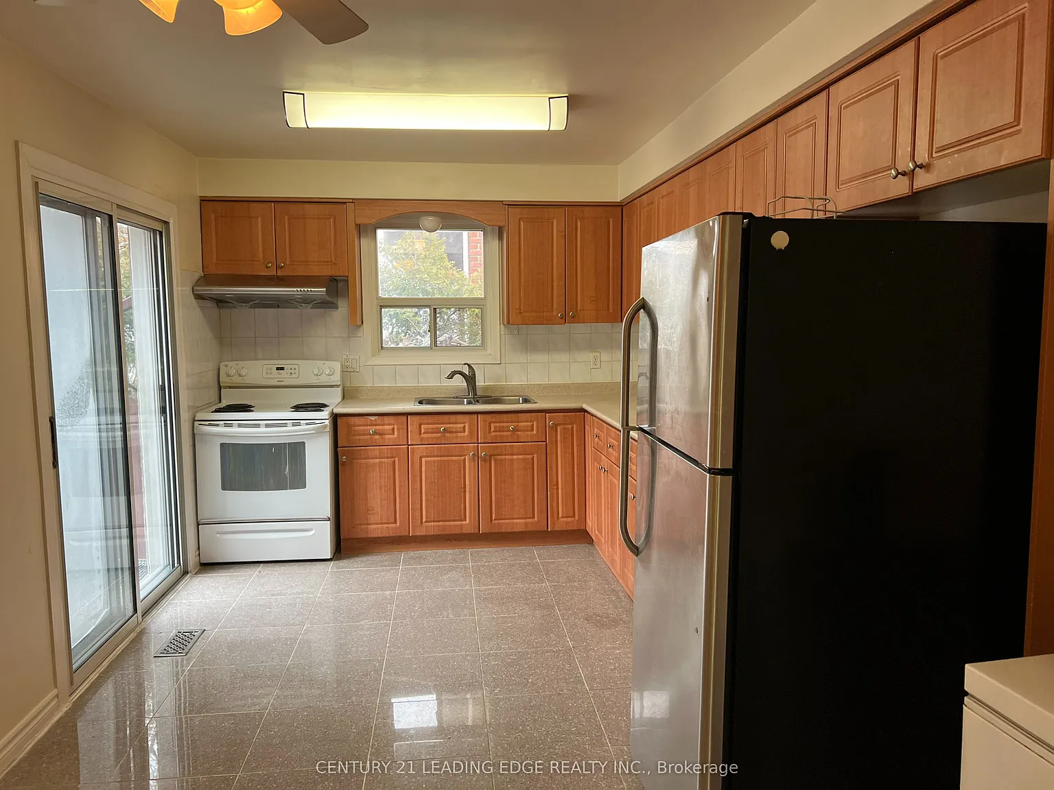 8 bed, $4,500 — Photo 3