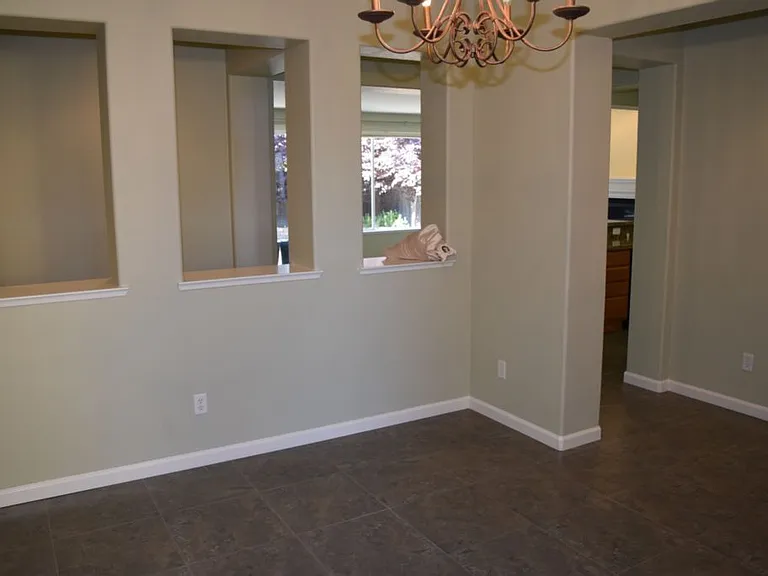 1378 Seymour Cir — Photo 2