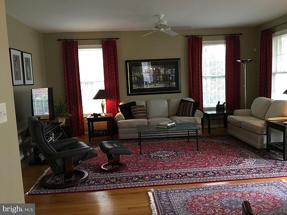 3rd image of 651 Trafalgar Dr