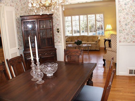 Dining Room View to Living Rm