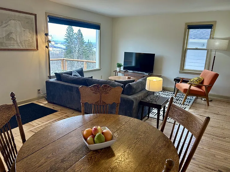 1215 E Skyline Pkwy — Photo 5