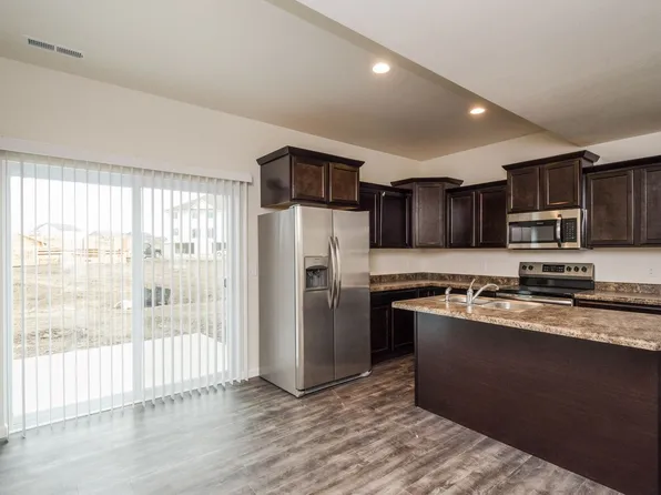 Dahnovan Estates, 1130 Lily Ln #1137, North Liberty, IA 52317