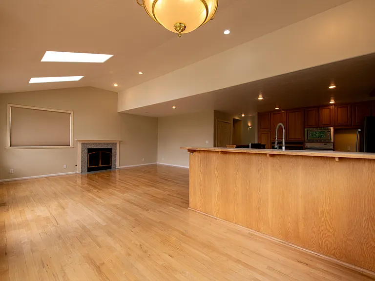 Kitchen & Family Room Area (from kitchen dining area)