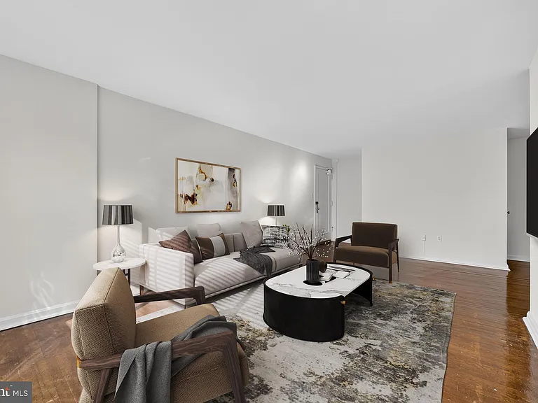 1010 G St NE #305 — Photo 3