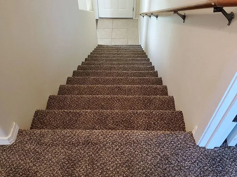 460 Laguna Dr — Photo 11
