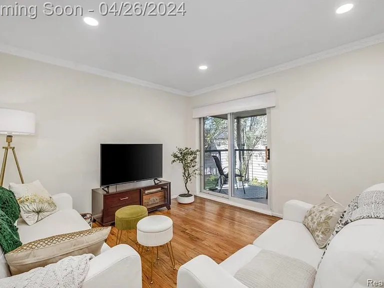 1723 E Forteen Mile Rd #D — Photo 7