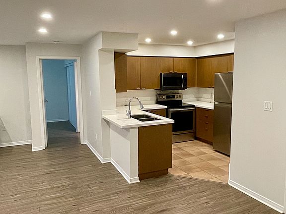 4th image of 75 Weldrick Rd W #821
