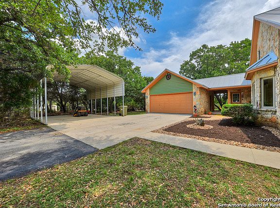 3rd image of 1091 Hidden Oaks Dr