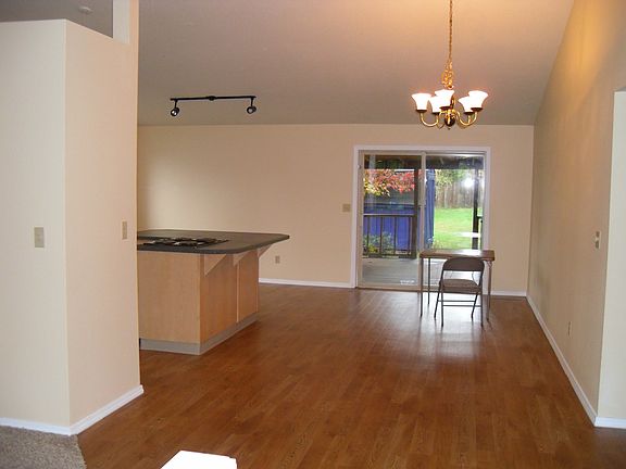 Dining area off kitchen