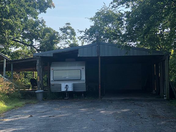 4th image of 322 S Magnolia Ave