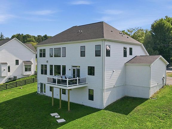 4th image of 7026 Ridge Rd