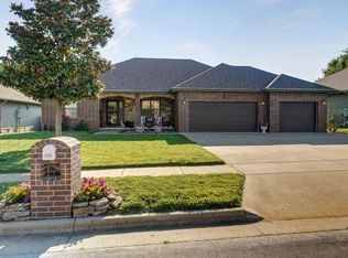 3795 N Bridgewood Ave, Springfield, MO 65803