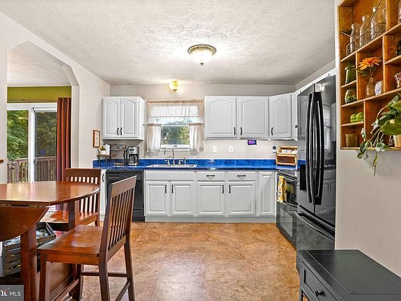 4th image of 35799 Army Navy Dr