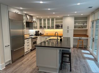 15 Calibogue Cay Rd APT 390, Hilton Head Island, SC 29928