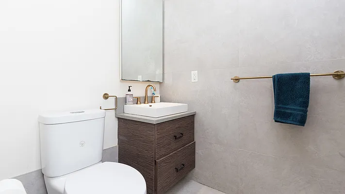 Rented by Nooklyn NYC LLC | media 114