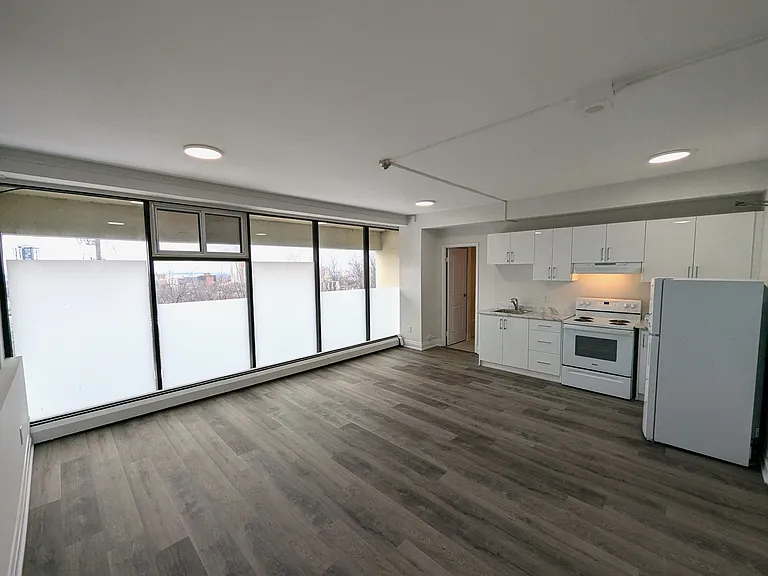 130 Saint Josephs Dr — Photo 10