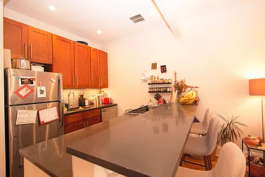 Rented by R New York