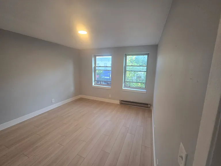 423 State St #1 — Photo 6
