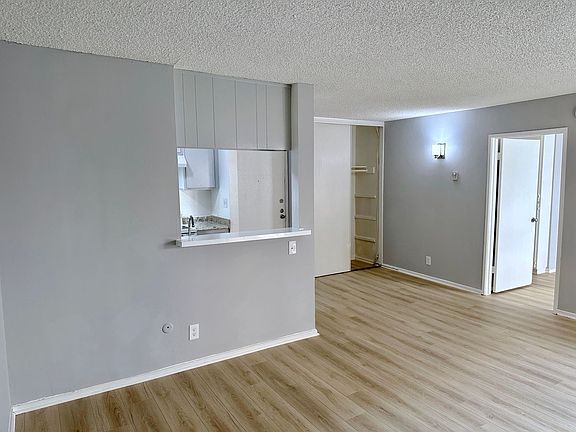 3rd image of 400 S Kingsley Dr APT 103