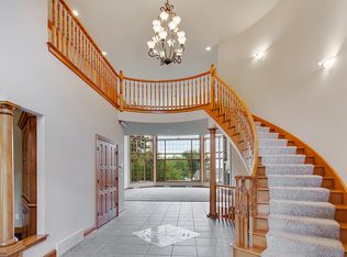 3870 Leonard Point Rd, Oshkosh, WI 54904