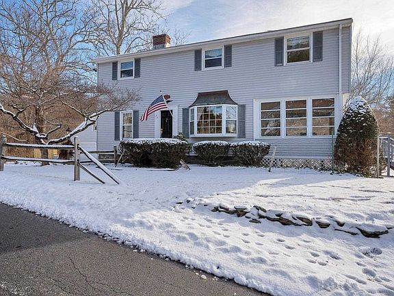 2nd image of 76 Fuller Ln