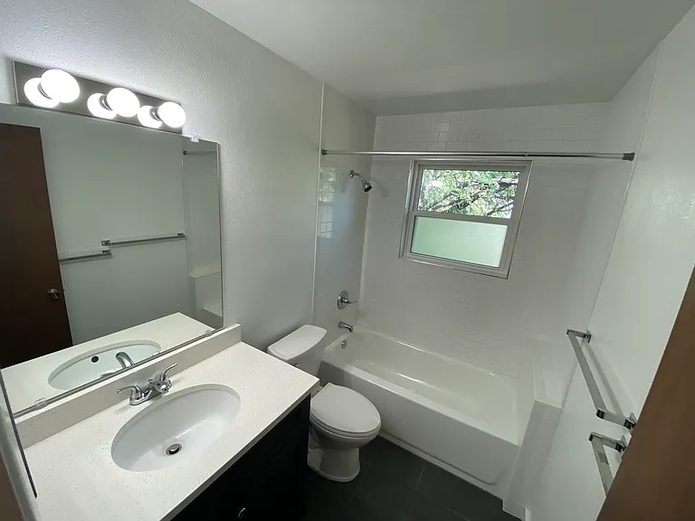 1475 Chambers Dr — Photo 21