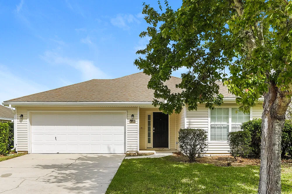 3 bed, 2.0 bath, 1574 sqft, $2,730 — Photo 1