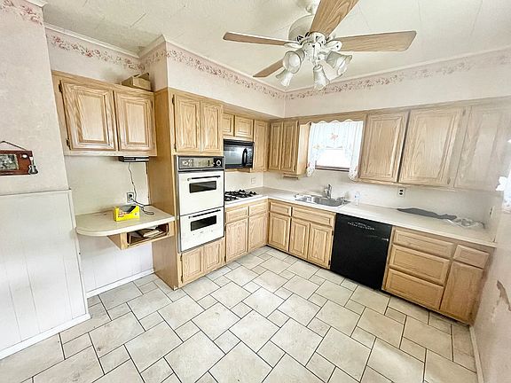 3rd image of 10152 118th St