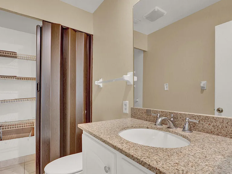 312 Southwind Dr #207 — Photo 16