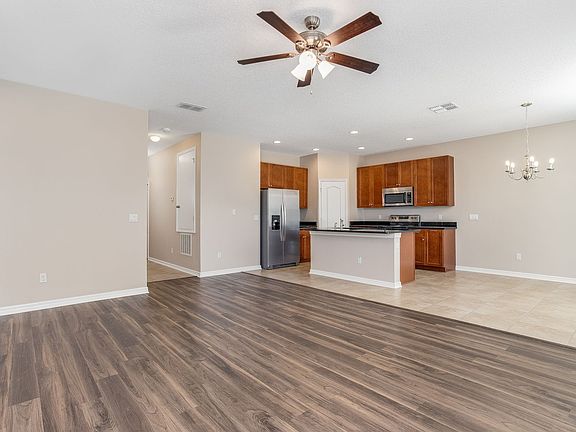4th image of 2520 Plumadore Dr