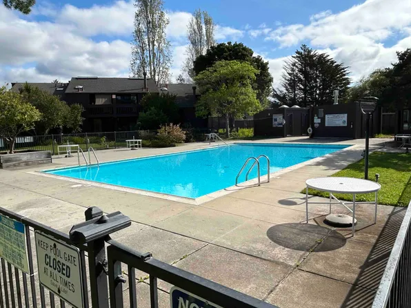 122 Tree Frog Ln, Santa Cruz, CA 95060
