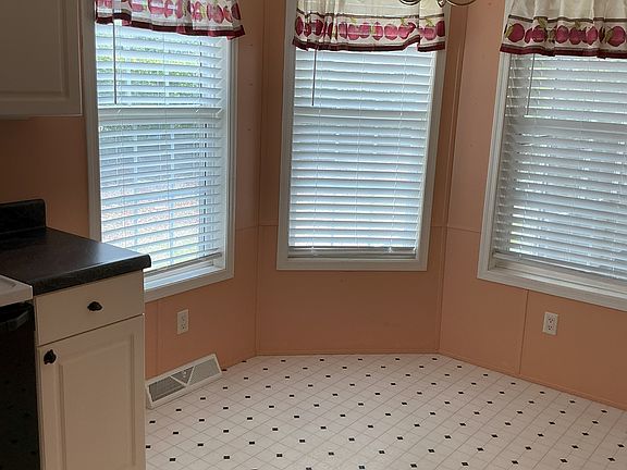 4th image of 201 Alleghany Dr #34