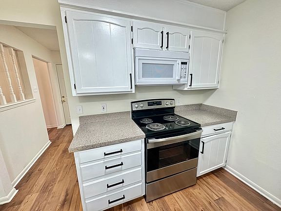 4th image of 146 Meador Ln