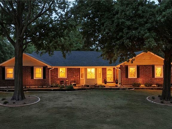 2nd image of 311 Kimberly Dr