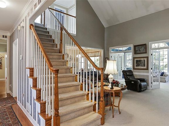 3rd image of 148 Helmswood Cir SW